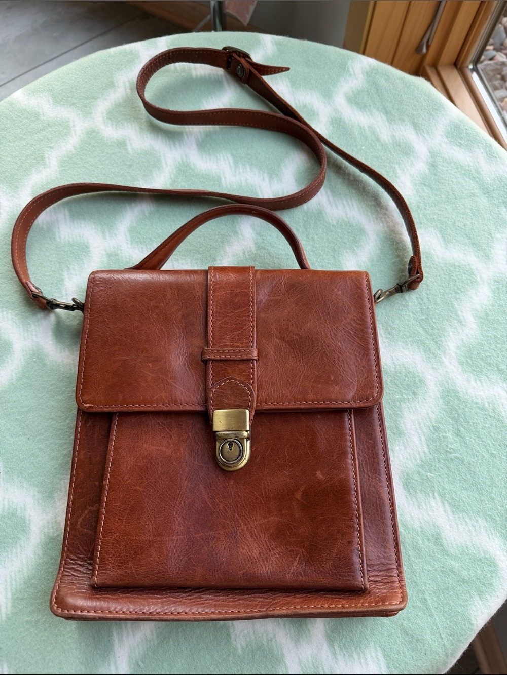 Vintage Georgetown Leather Design Crossbody Messenger Bag Satchel and Travel Bag